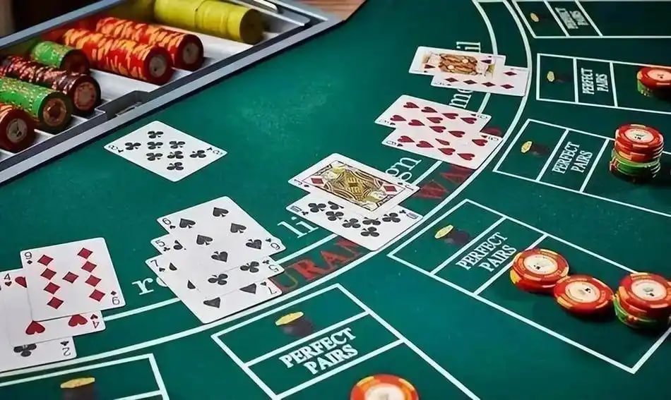 Trận đấu bóng đá V.League và cầu lông Việt Nam trên 8vnd